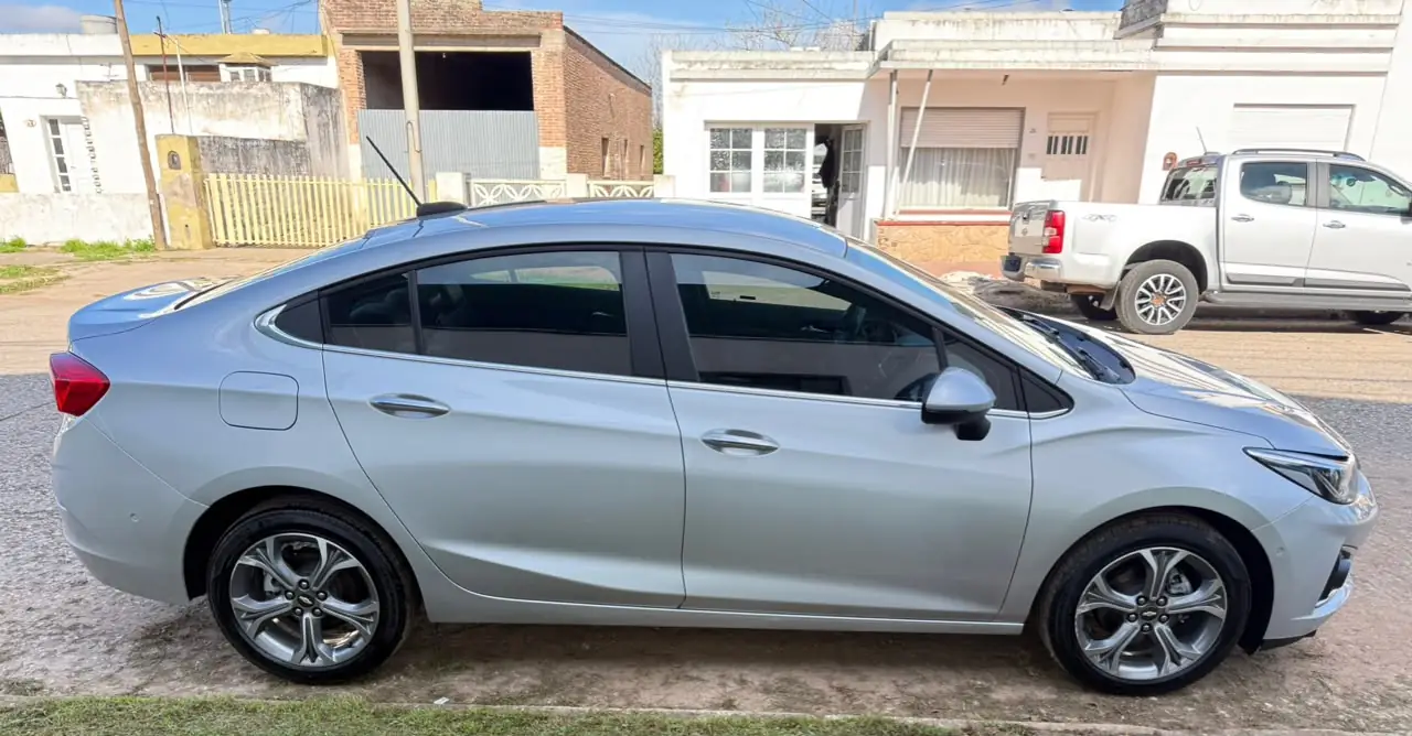 
								CHEVROLET CRUZE PREMIER 2021 110.700Km completo									