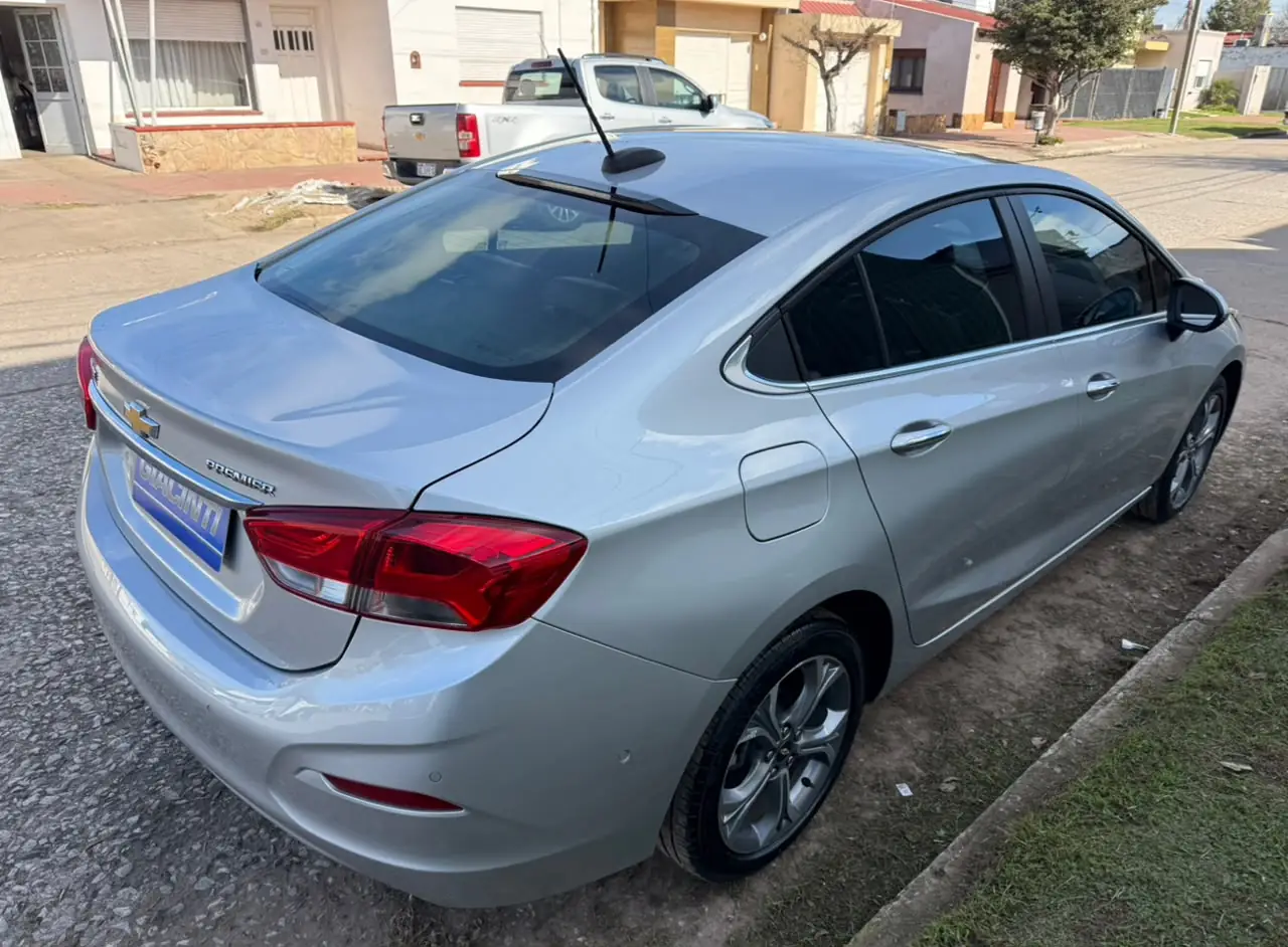 
								CHEVROLET CRUZE PREMIER 2021 110.700Km completo									