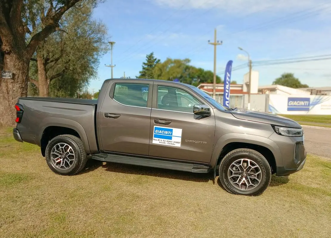 
								RAM Dakota Laramie completo									