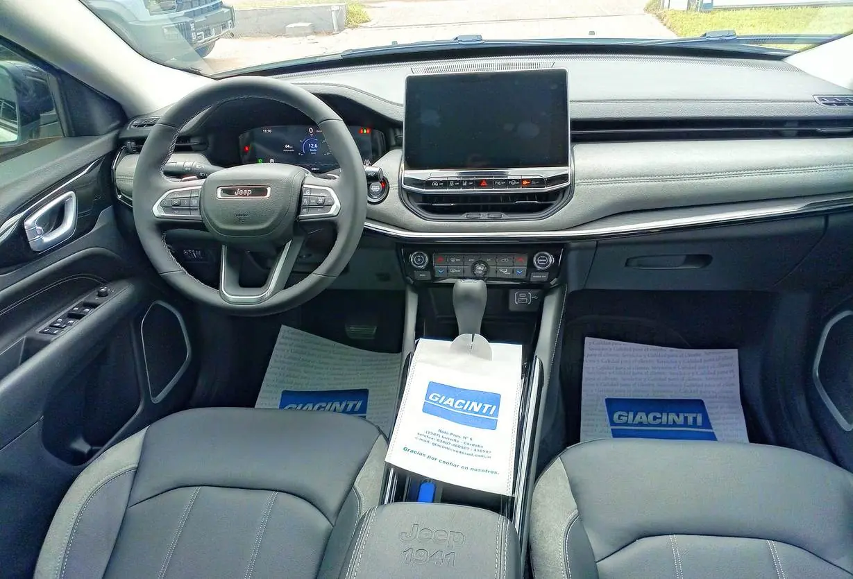 
								Jeep Commander completo									