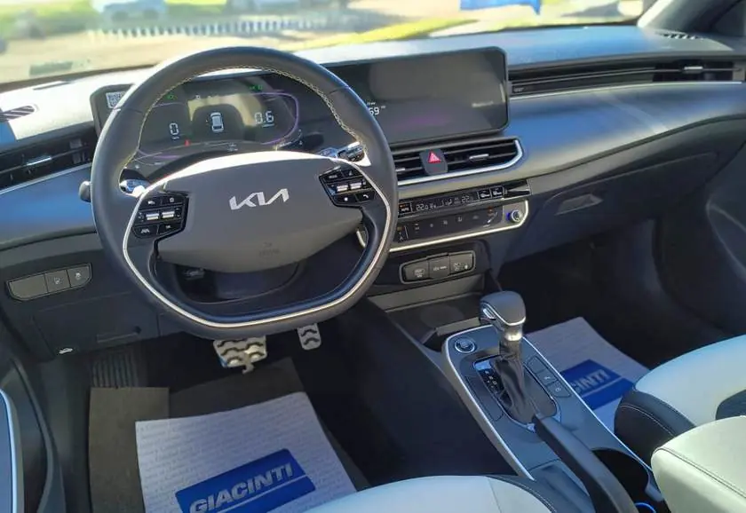 
								KIA K3 Cross GT completo									
