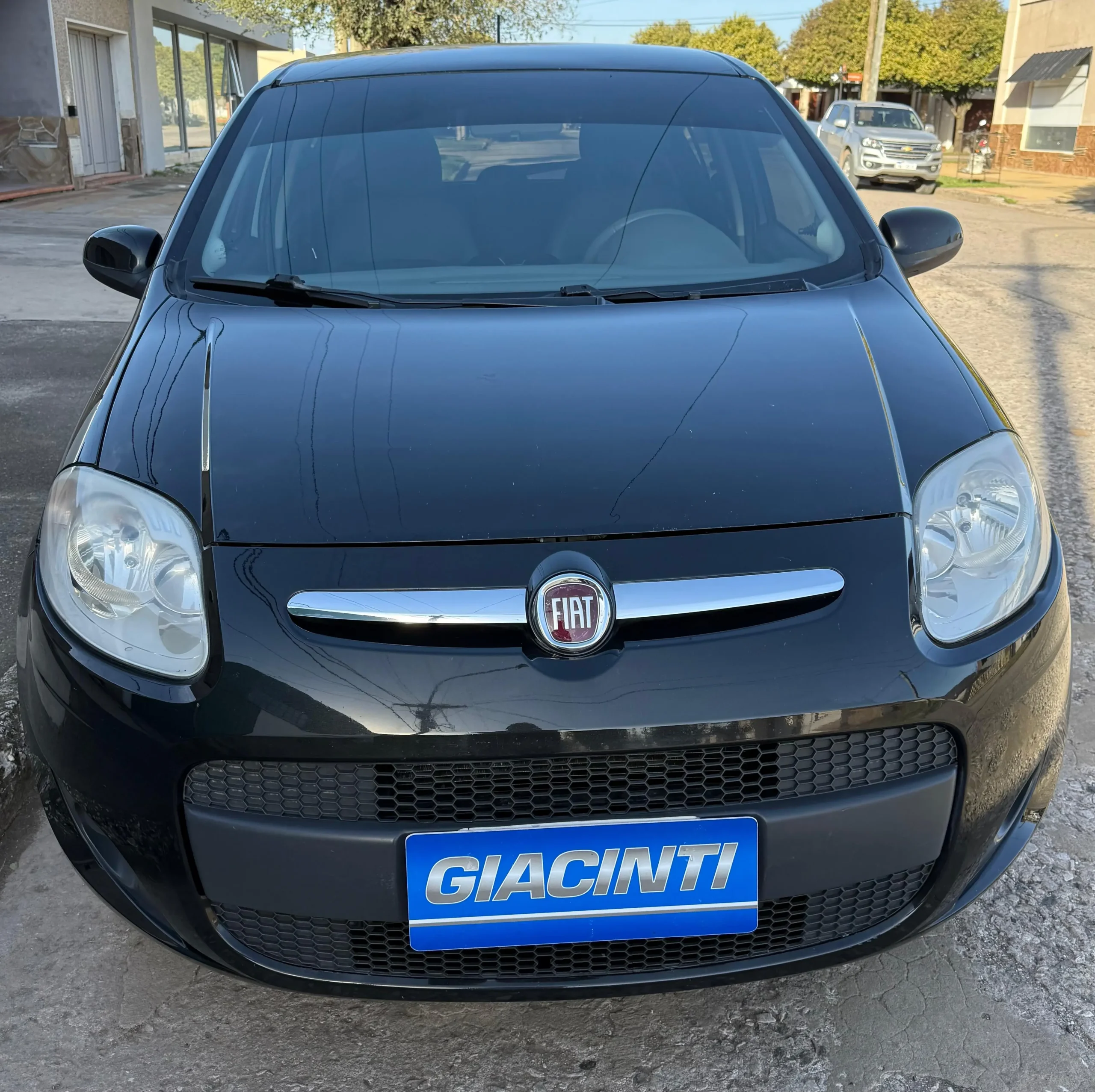 
								FIAT PALIO ATTRACTIVE 1.4 8V 2013 completo									