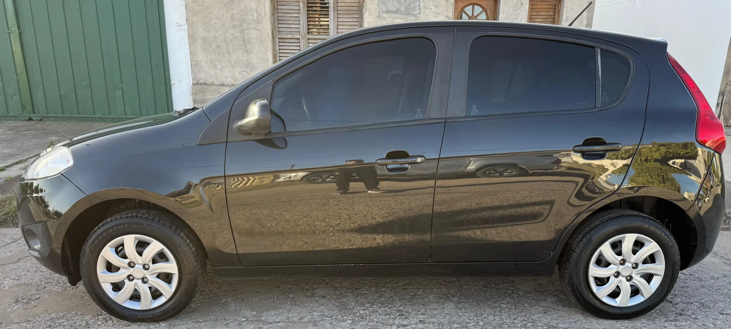 
								FIAT PALIO ATTRACTIVE 1.4 8V 2013 completo									