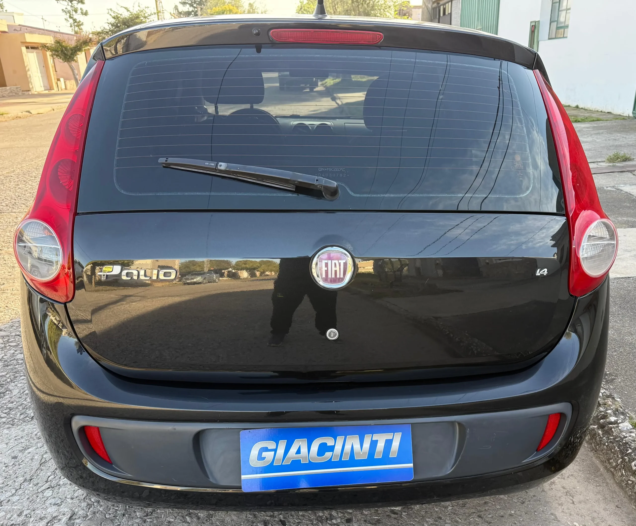 
								FIAT PALIO ATTRACTIVE 1.4 8V 2013 completo									