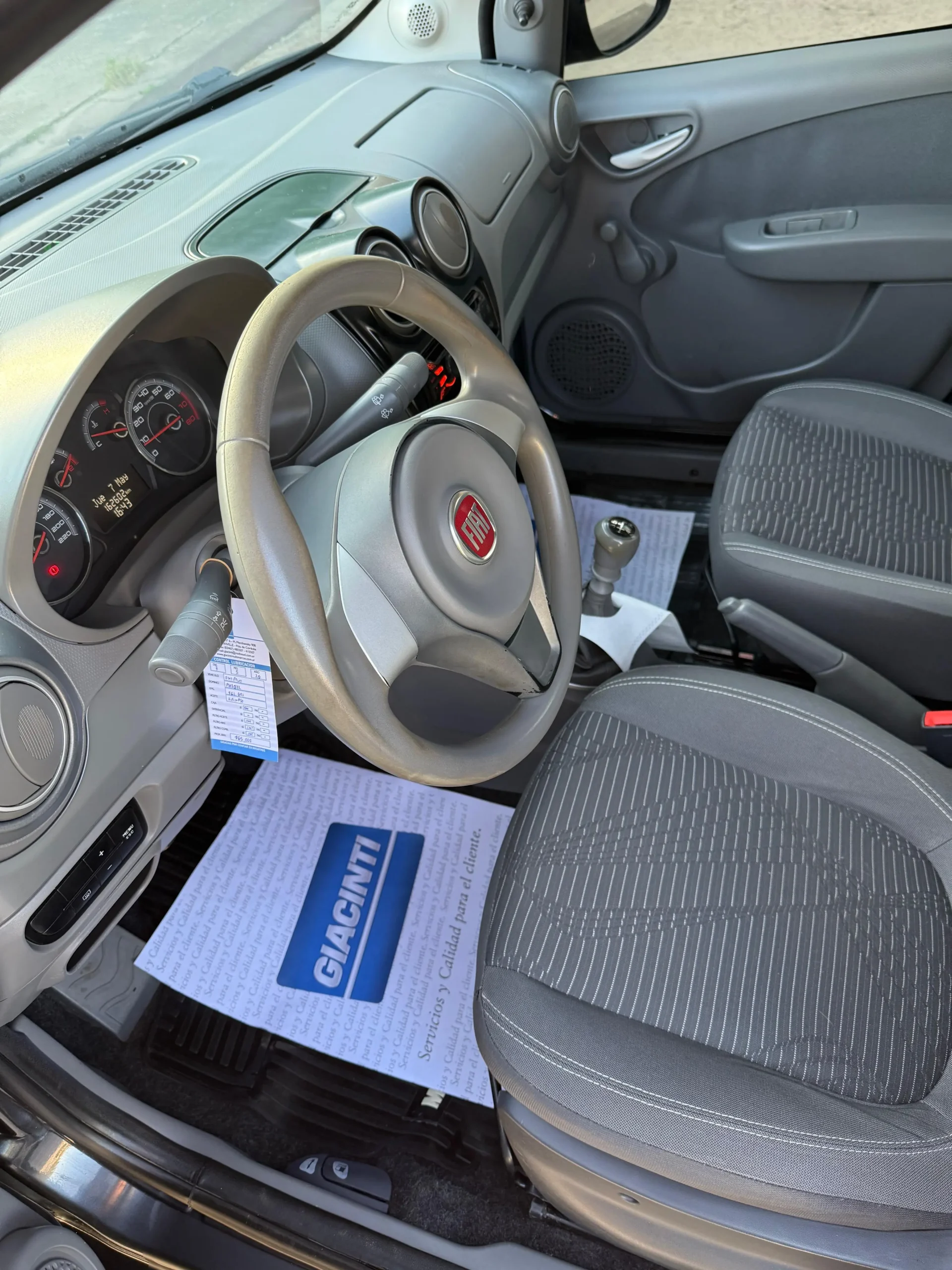 
								FIAT PALIO ATTRACTIVE 1.4 8V 2013 completo									
