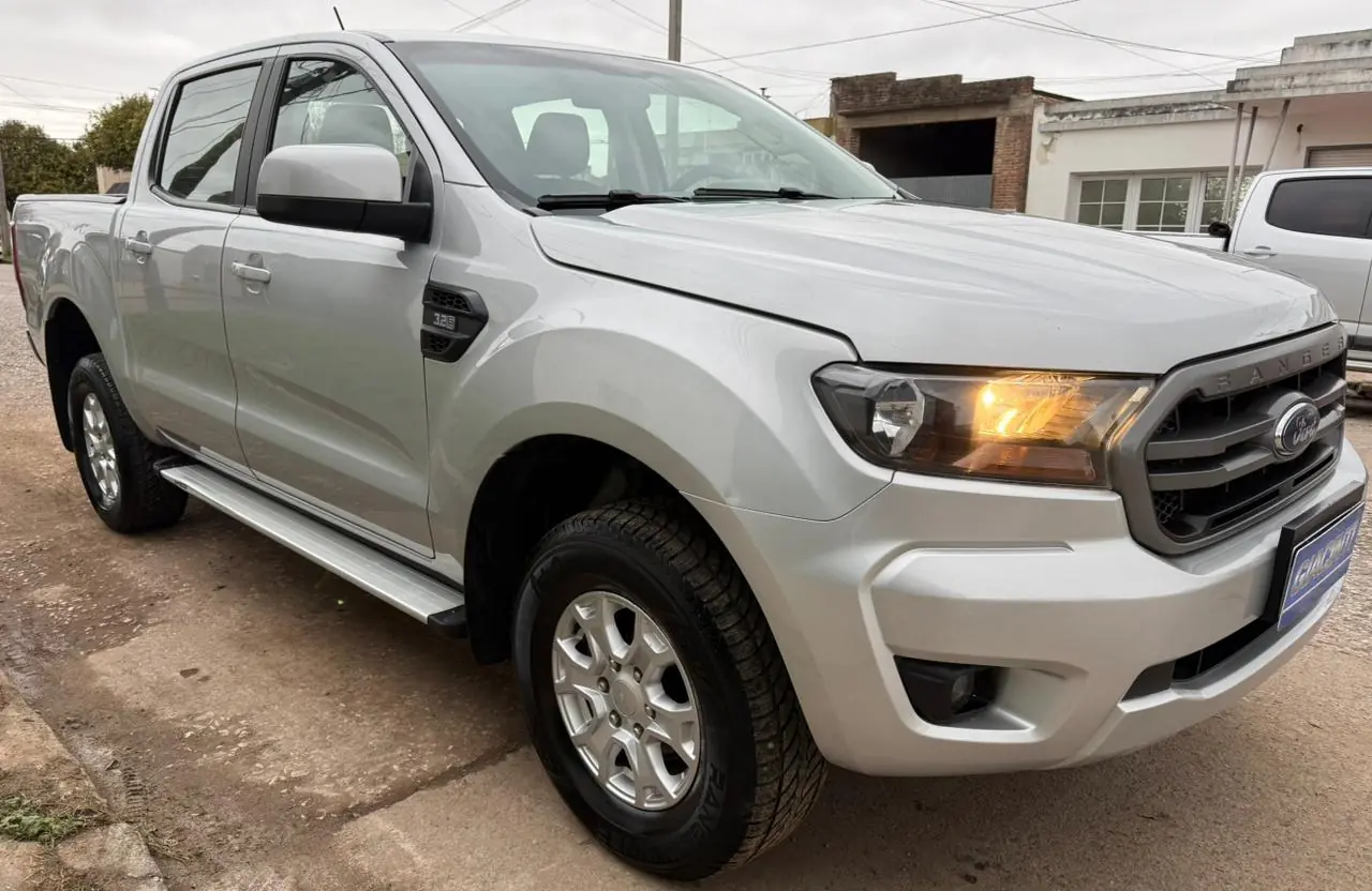 
								FORD RANGER CABINA DOBLE 2020 completo									