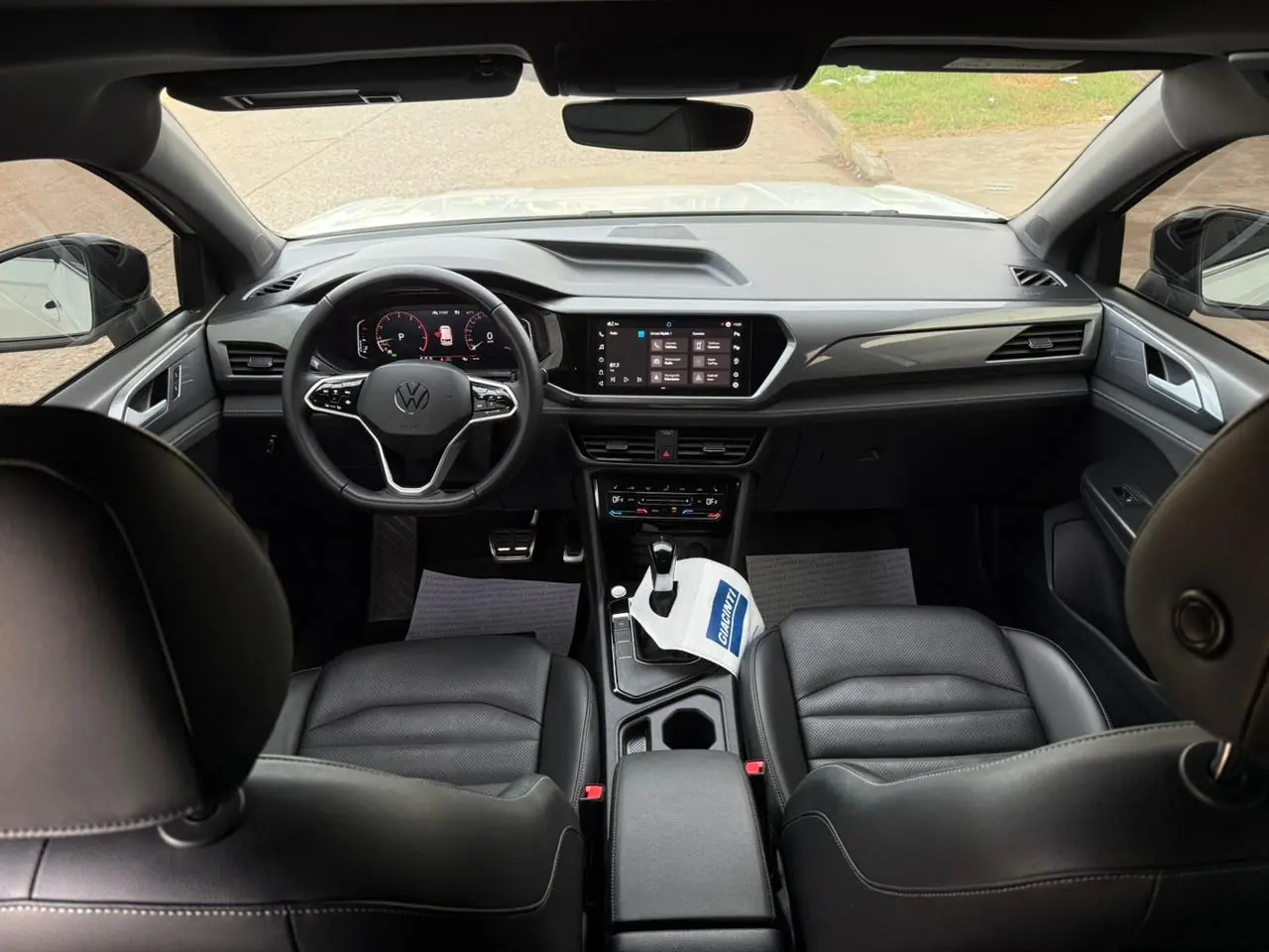 
								Volkswagen Taos Highline 2024 completo									