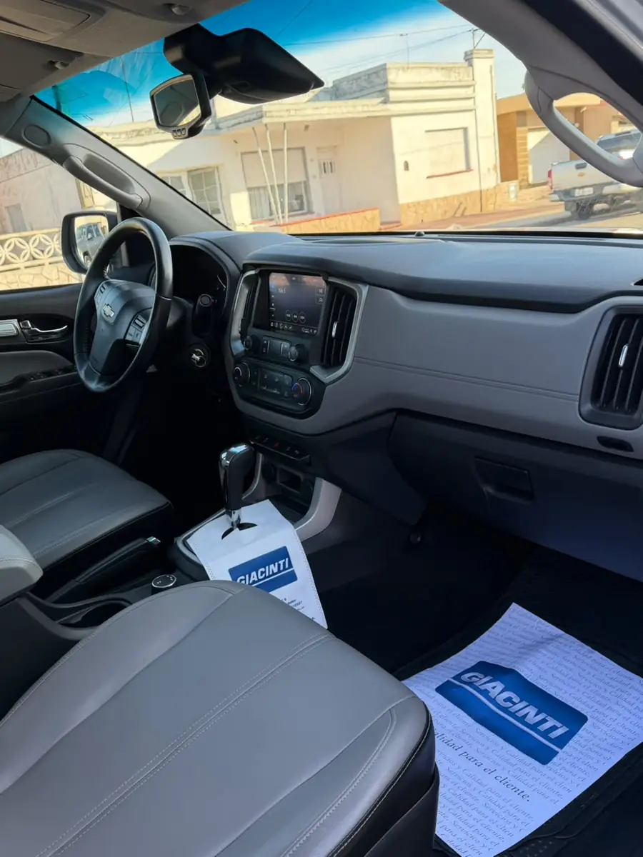 
								CHEVROLET S-10 LTZ CAB. DOBLE 2.8L 2021 completo									