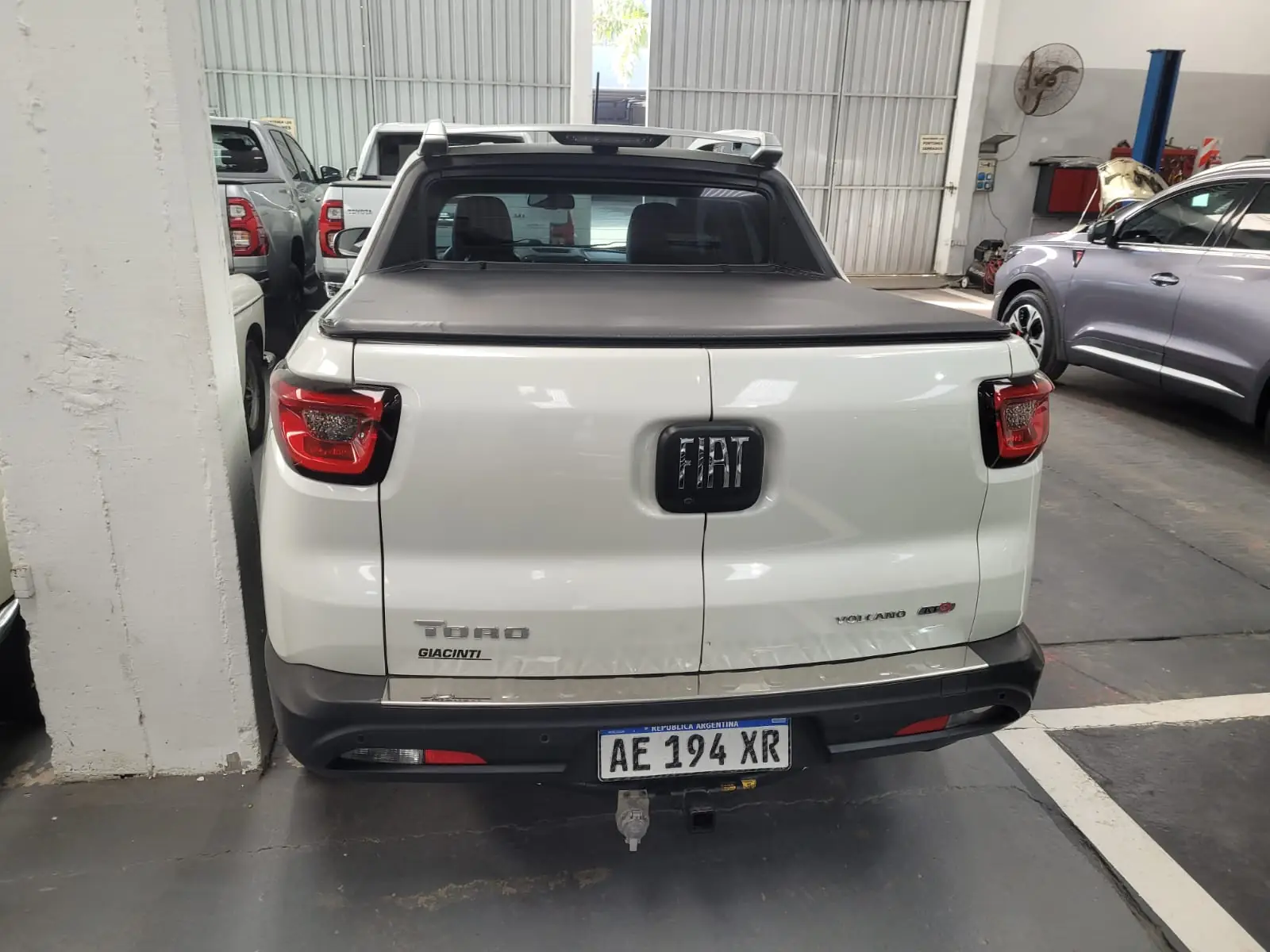 
								FIAT TORO VOLCANO 2.0L 2020 completo									