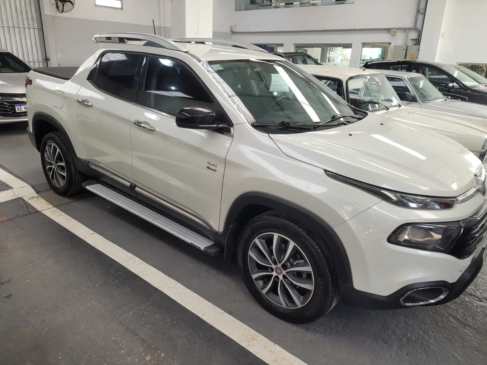 
								FIAT TORO VOLCANO 2.0L 2020 completo									