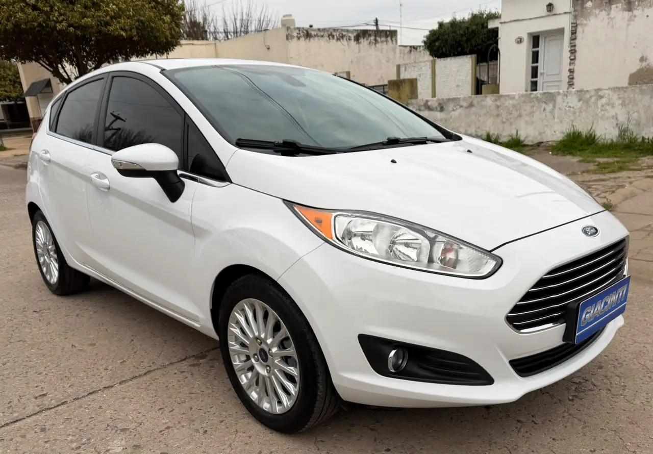 
								FORD FIESTA KINETIC TITANIUM 1.6L 2014 completo									