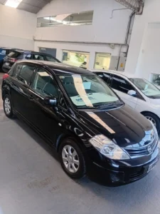NISSAN TIIDA VISIA 1.8L / GNC 2014