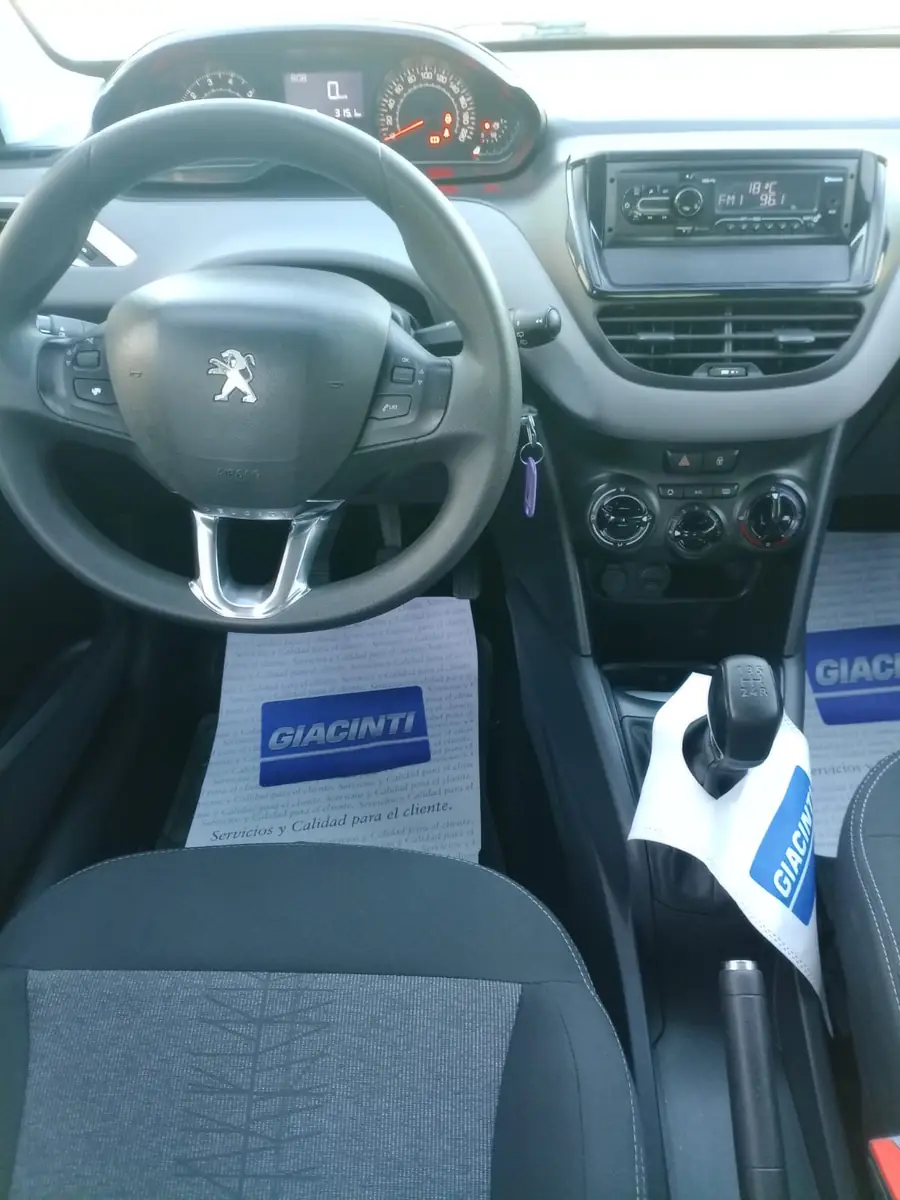 
								PEUGEOT 208 ACTIVE 1.6L 2018 completo									