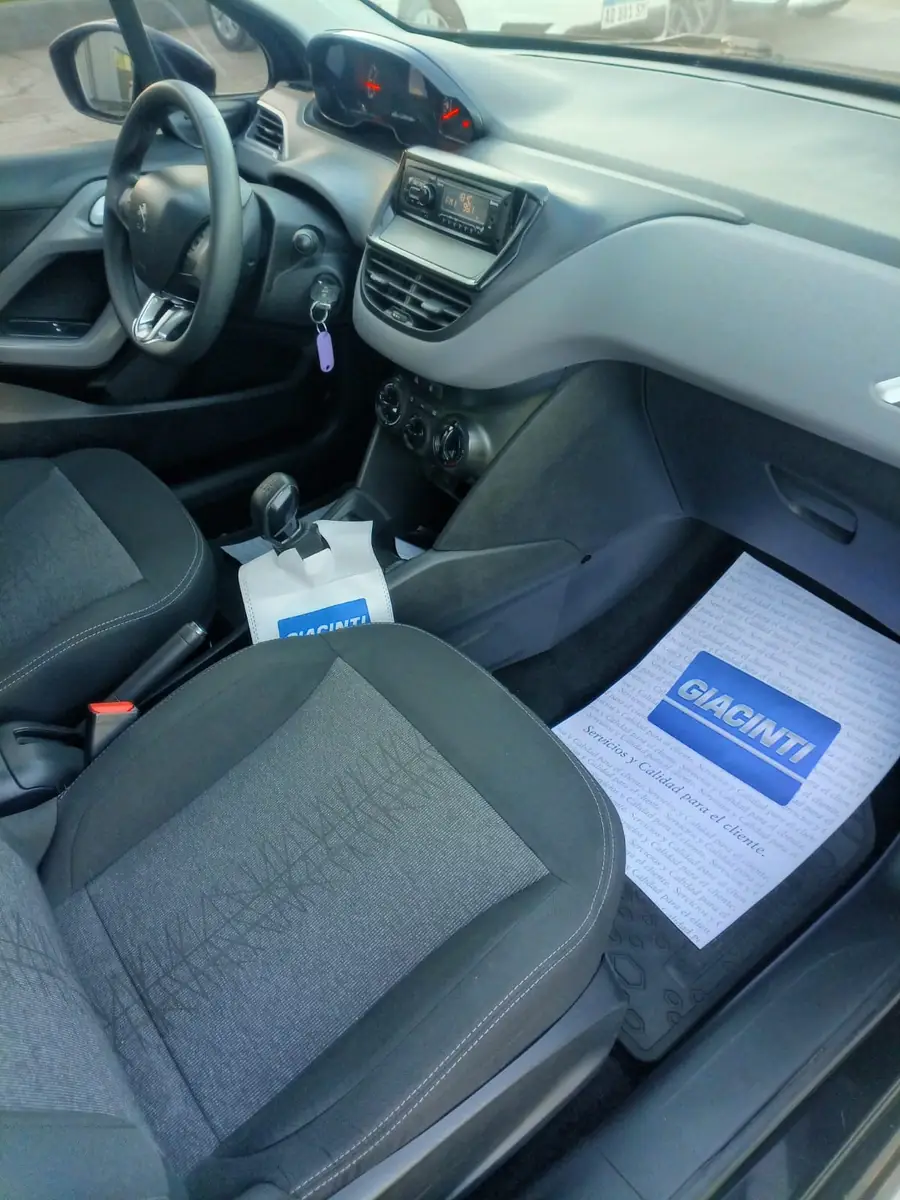 
								PEUGEOT 208 ACTIVE 1.6L 2018 completo									