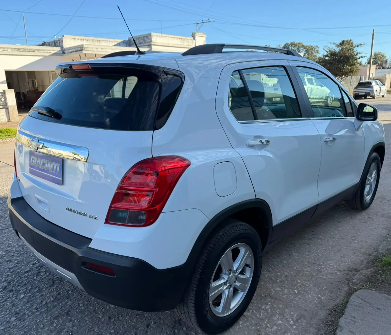 
								CHEVROLET TRACKER LTZ 1.8 2014 completo									