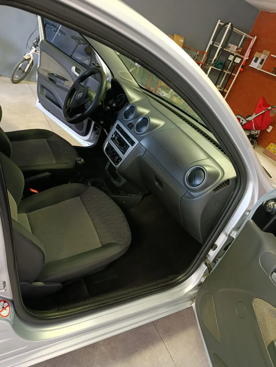 
								VOLKSWAGEN VOYAGE CONFORTLINE 1.6L 2013 completo									