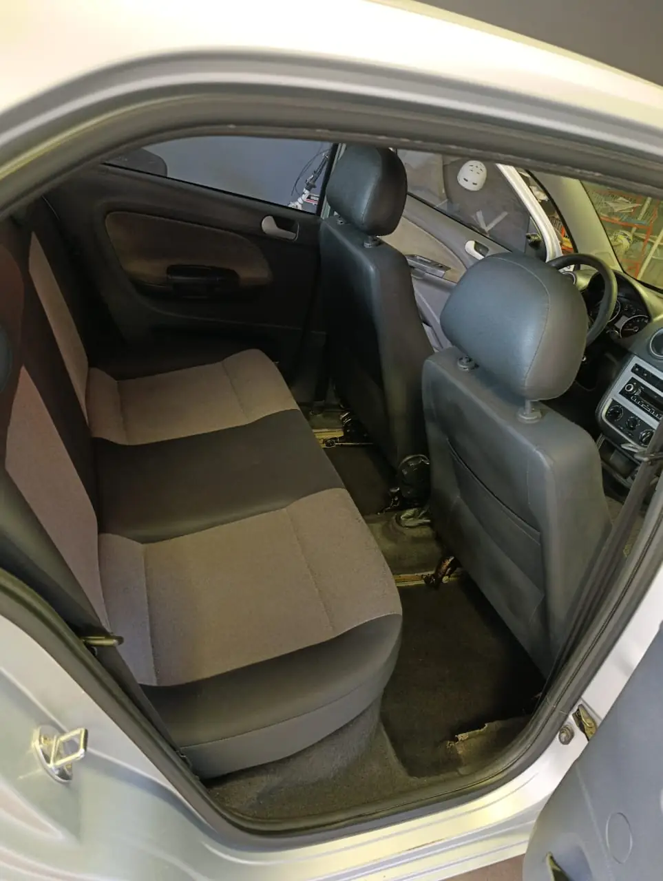
								VOLKSWAGEN VOYAGE CONFORTLINE 1.6L 2013 completo									