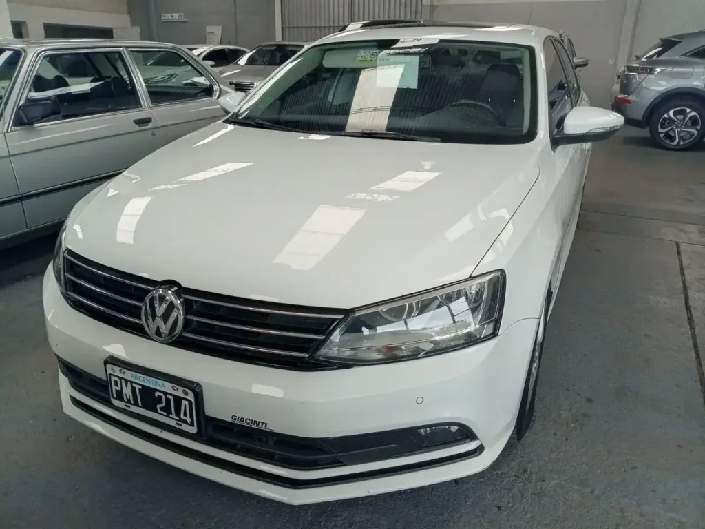 VOLKSWAGEN VENTO LUXURY 2.5L 2016