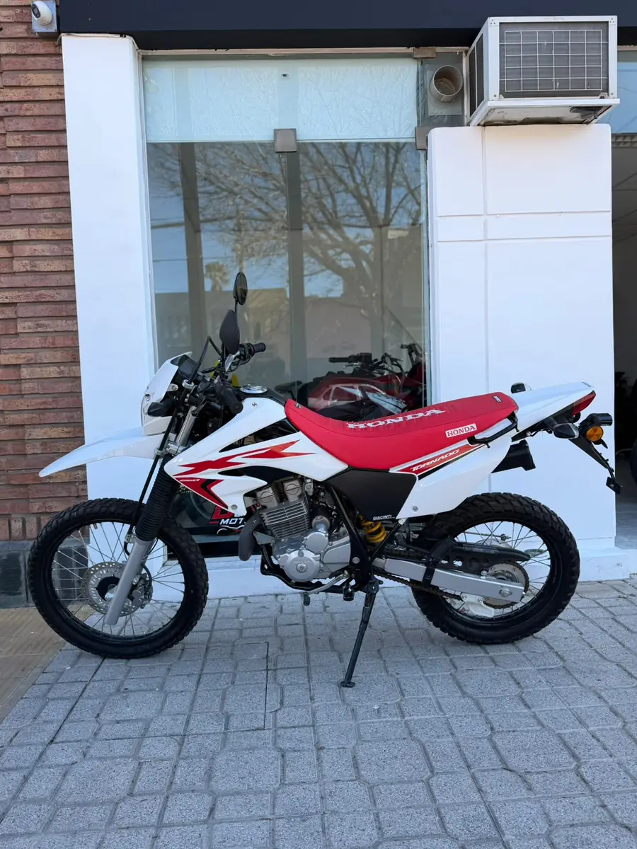 
								HONDA TORNADO XR250 2024 completo									